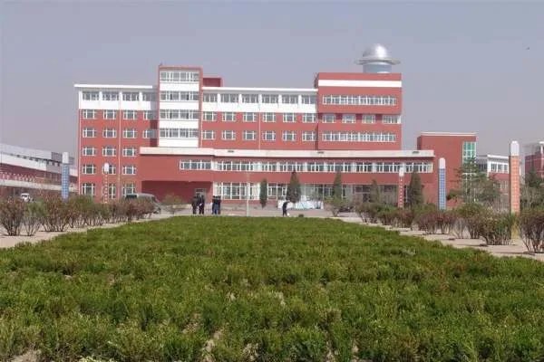 赤峰市红旗中学的师资队伍