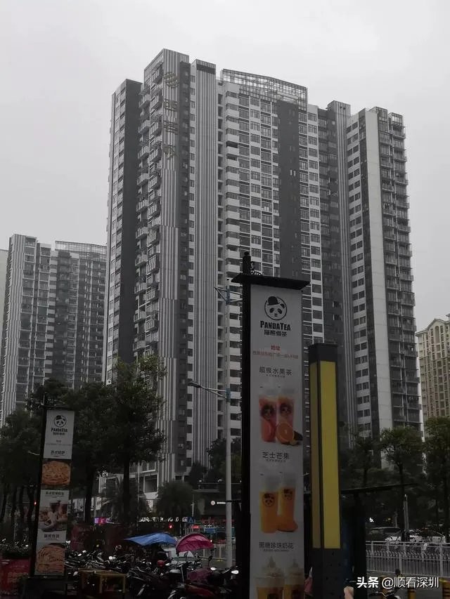 西荟城四期物业服务怎么样？在关键时刻有作为吗？行动力如何？看这的房子挺久的了，不知道适不适合买？