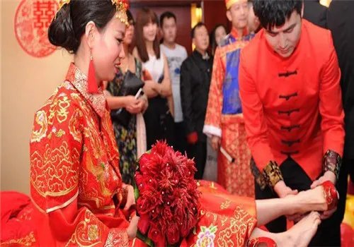 结婚的风俗有哪些 婚礼习俗有什么讲究