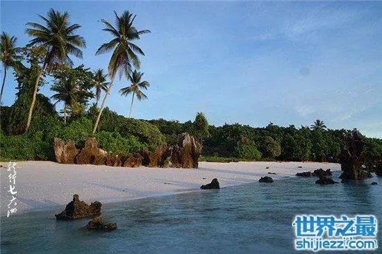 世界上最小的岛瑙鲁岛 面积仅有24公里却藏着不少景点 