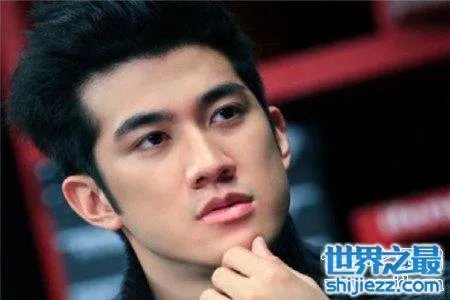 李治廷身高有多高 事实说明了他的真实身高