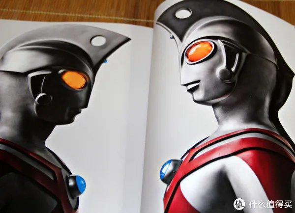 不打小怪兽！奥特曼45周年纪念画册 入手