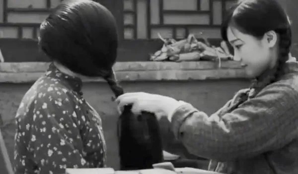 咒怨要拍电视剧,你觉得恐怖片中最烂俗的梗是什么?