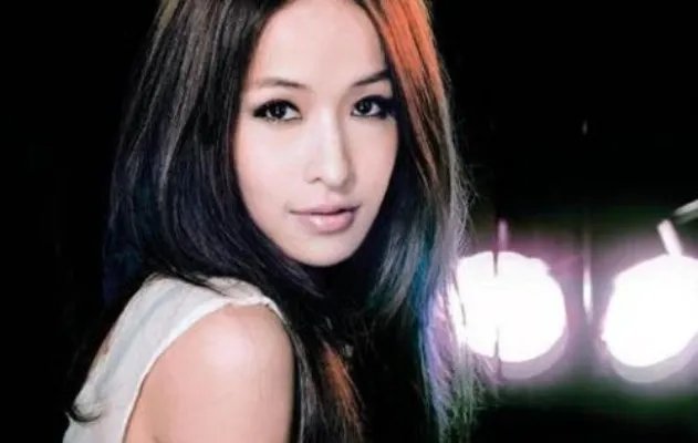 萧亚轩男友数量 萧亚轩的快乐这个梗是什么意思