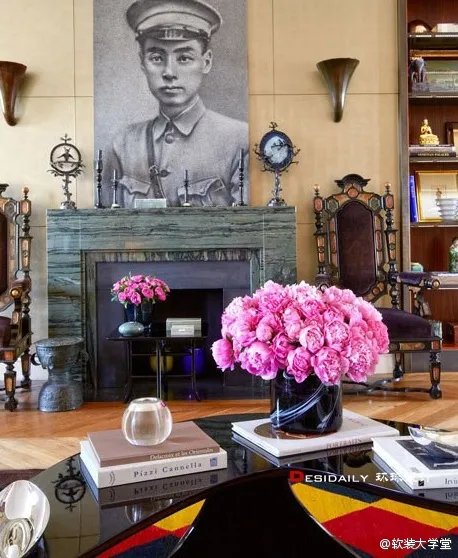 Veronica Toub是洛杉矶时尚品牌的创始人，该奢侈品...