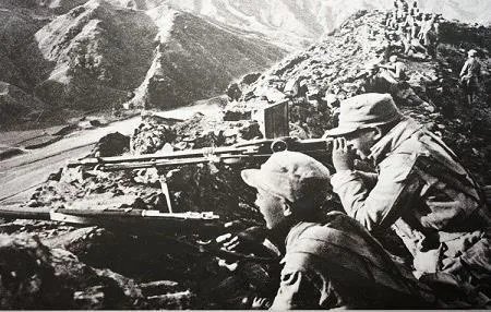 搞笑机枪扫射图片