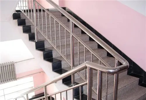 楼梯扶手高度是多少
