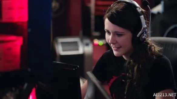 拳头十周年庆典:《英雄联盟》玩家将获得神秘礼物!