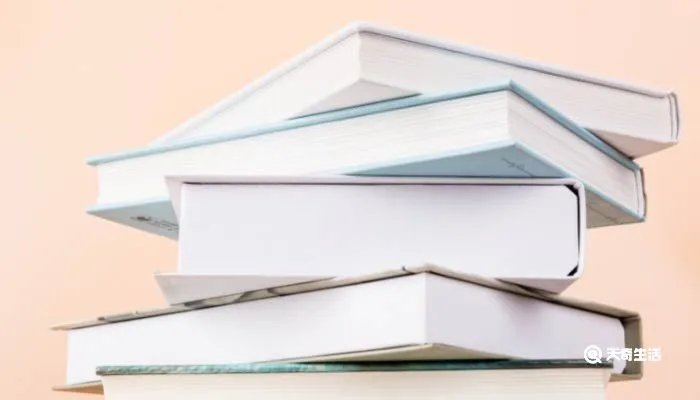 人影绰绰的意思