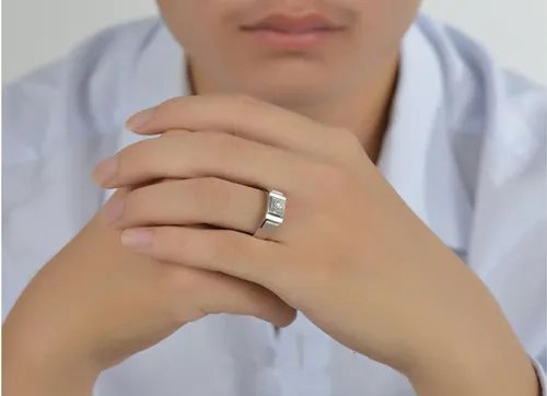 女士结婚戒指戴在哪个手上 女生戒指戴法的含义