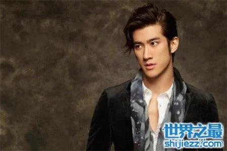 李治廷身高有多高 事实说明了他的真实身高