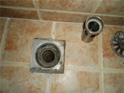 地漏是怎么安装上去的