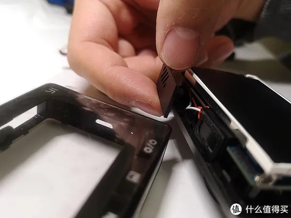 小蚁行车记录仪复活记(简单拆解+换电池)