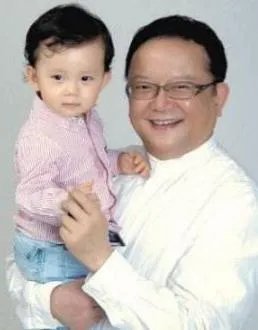 王刚的儿子怎么了？