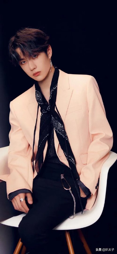 如何评价王一博为肖战庆生?