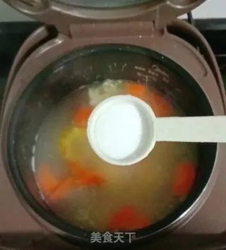 玉米萝卜排骨汤