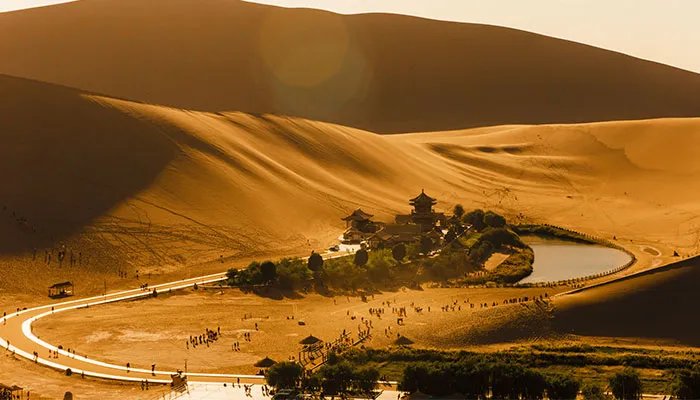 月牙泉位于我国哪个省 月牙泉位于我国哪个省份