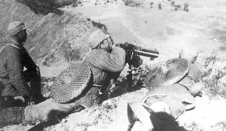 搞笑机枪扫射图片