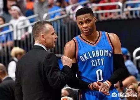 威少对阵热火狂摘18个篮板，如何看待他为了场均三双刷数据的行为？