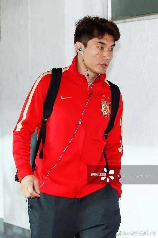 恒大38岁老将郑智送出世界级妙传,就连央视解说也被征服感叹!你怎么看?