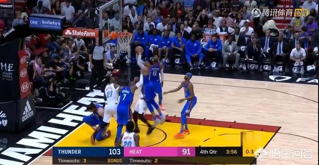 威少对阵热火狂摘18个篮板，如何看待他为了场均三双刷数据的行为？