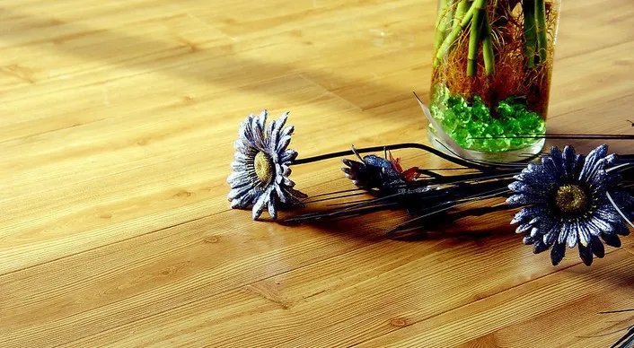 圣典地板怎么样 圣典地板价格是多少