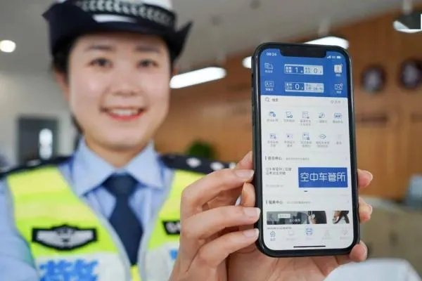 电子驾驶证从12月10日起在全国全面推行,使用电子驾驶证有什么利与弊?