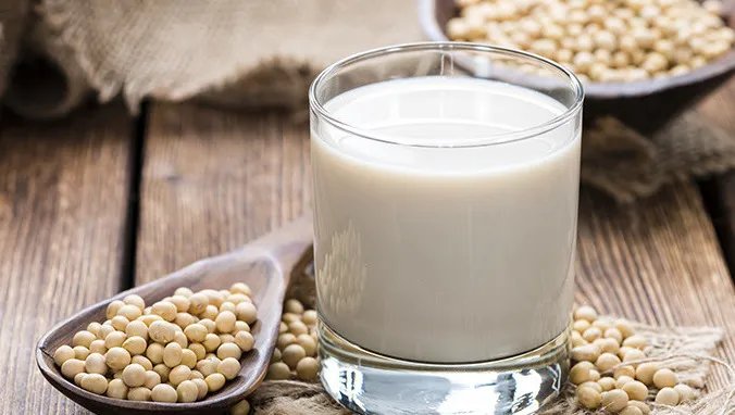 喝牛奶能美白吗