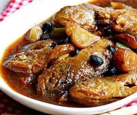 蒜烧小黄鱼怎么做好吃 好吃的蒜烧小黄鱼做法