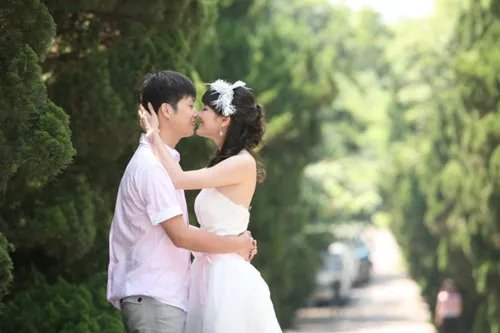 婚纱照欣赏 拍婚纱照的姿势与表情