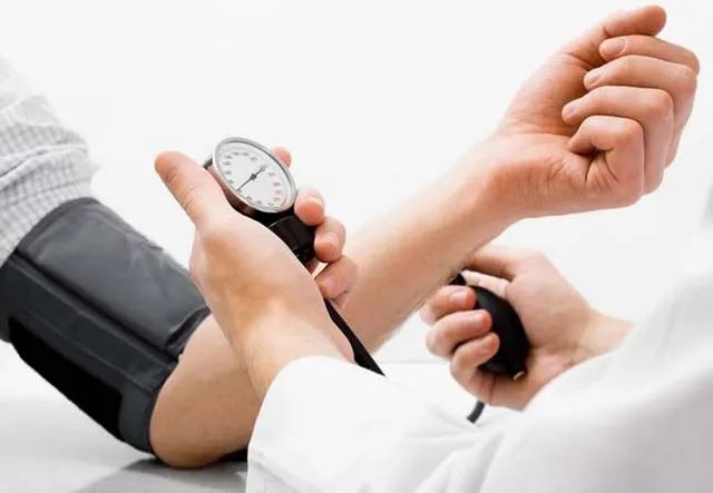 湖南一中学在出现肺结核病例后拒绝家长放假请求，导致发生群发性肺结核，你怎么看？