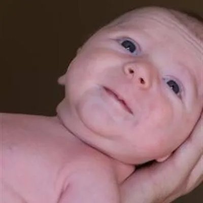 新生儿不睡觉怎么办