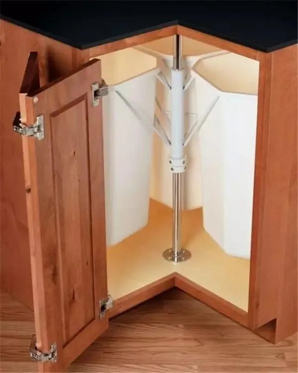 厨房里的垃圾箱,现在流行这样设计!