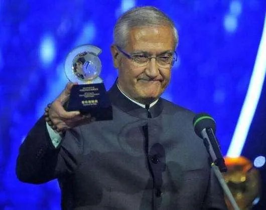 曼萨诺是一个怎样的教练?