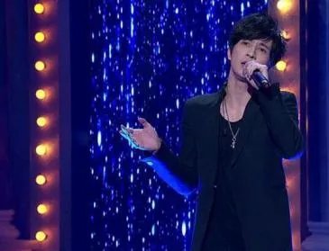 薛之谦跟他老婆离婚了吗 薛之谦是同性恋私生活很乱