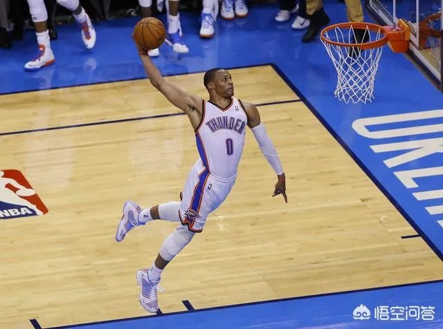 威少对阵热火狂摘18个篮板，如何看待他为了场均三双刷数据的行为？