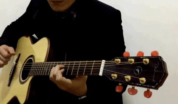 with an orchid是什么意思？