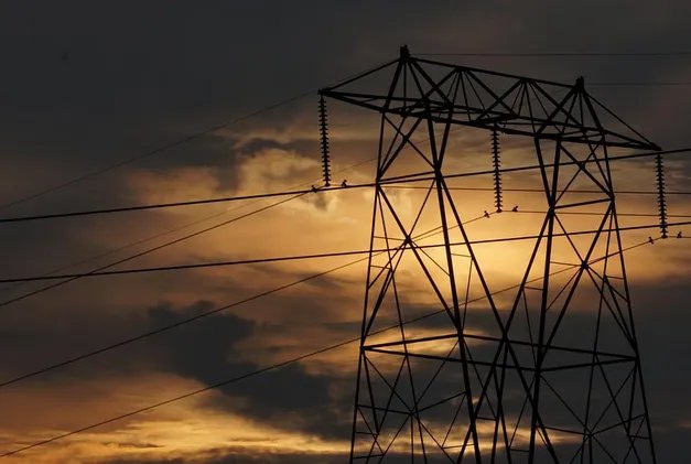 高压线离住宅的安全距离是多少