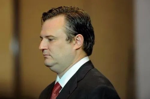 莫雷事件愈演愈烈,莫雷并没有道歉的意思,为什么哈登却来道歉了?