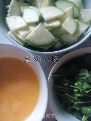 西葫芦香菜炒蛋