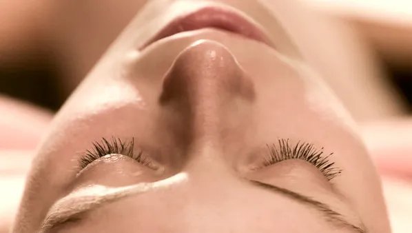 皮肤老是出油应该怎么办