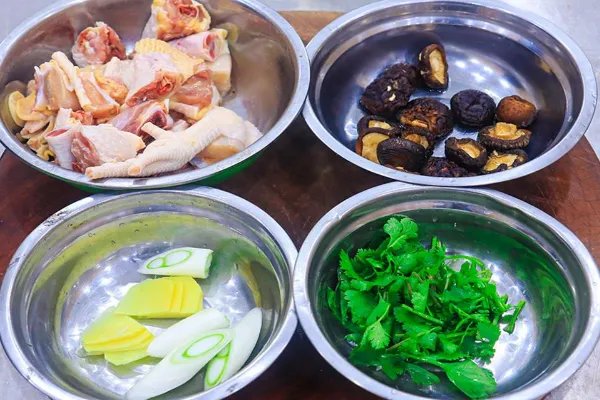 鸡汤炖什么菜好吃