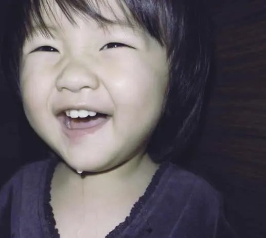 日本偶遇陈奕迅一家近照:感叹时间过得真快(图)