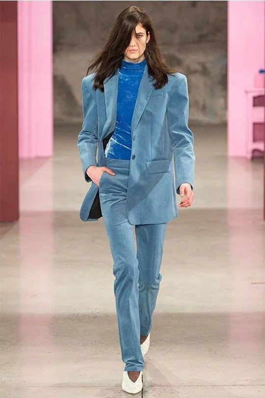 今年秋季比较流行什么样的外套呢?