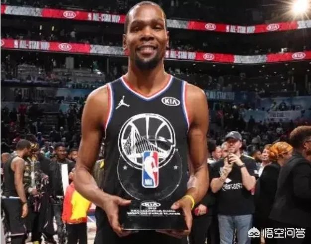 杰夫范甘迪表示应该取消全明星,一场出手160多个三分真的很尴尬,对此你怎么看?