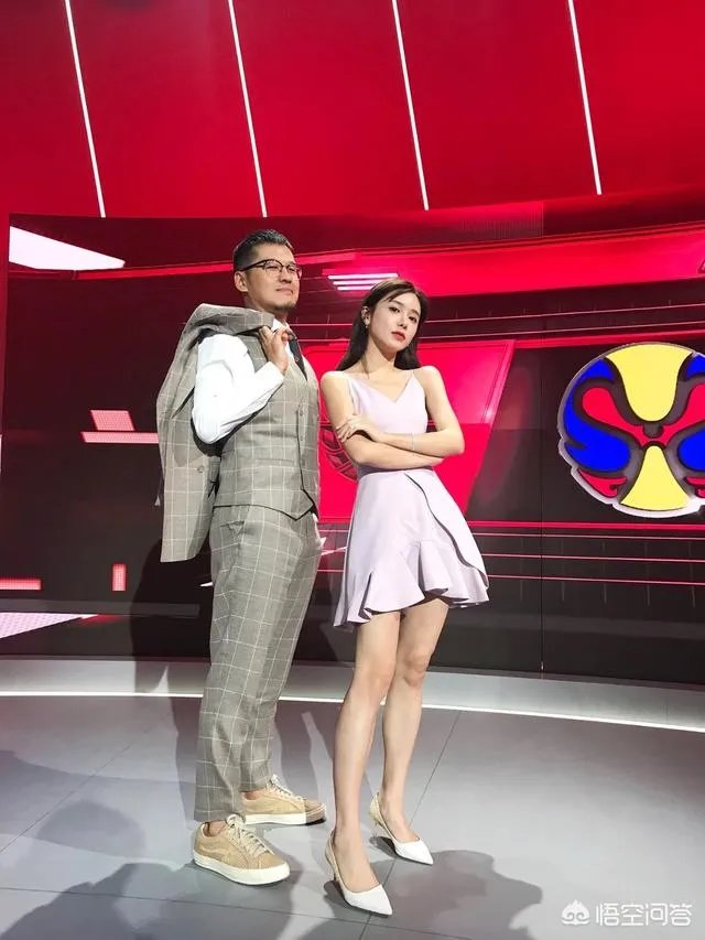 篮球评价员杨毅与苏群，你更喜欢哪个人的解说？为什么？