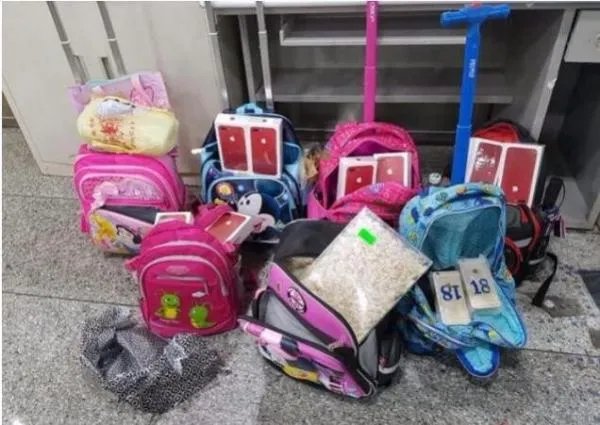 学童为什么藏手机跨境?