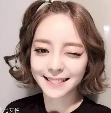 苦亚麻色头发图片 苦亚麻色发型图