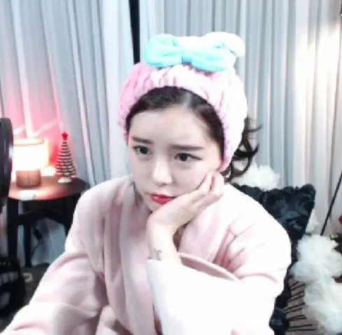 主播向王思聪讨薪是怎么回事?