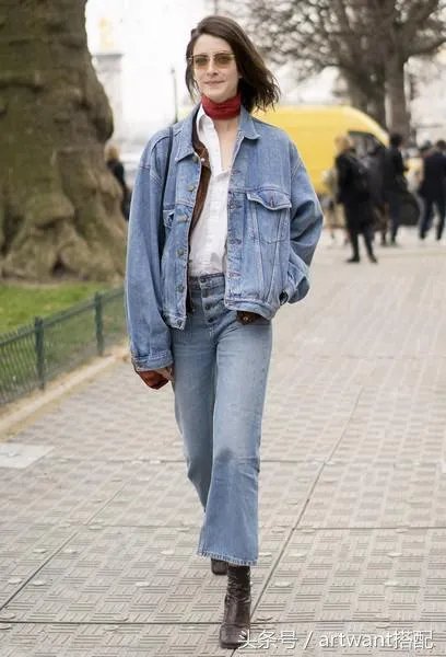 今年秋季比较流行什么样的外套呢?